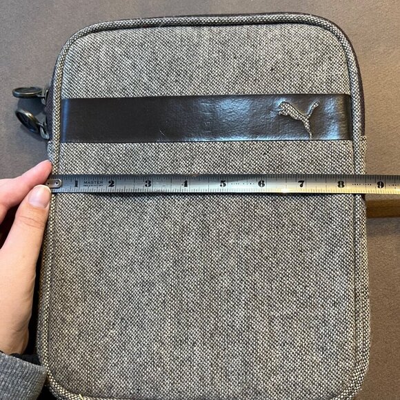 Puma Tablet Sleeve 10" Brown & Black Textured Fabric With Zipper Closure Padded - Picture 4 of 6